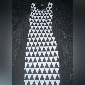Vince Camuto Black and White Triangle Dress-Size M